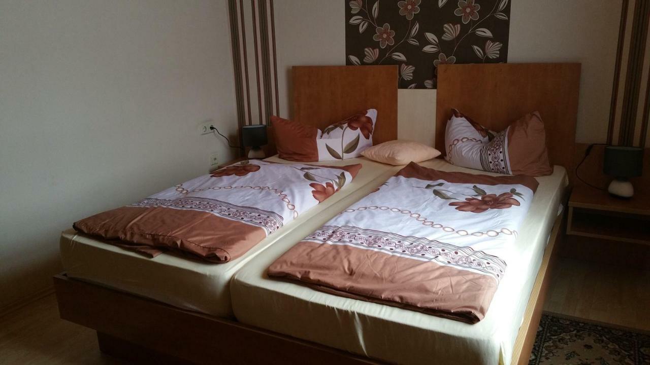 Pension Zur Quelle บาด ฟรังเคนเฮาเซน ภายนอก รูปภาพ
